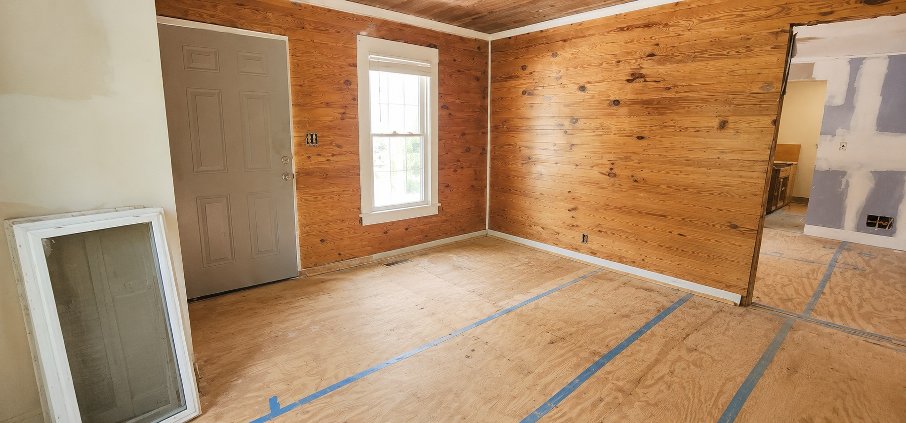505 Draper Street Paris, TN 38242 - Photo 7 of 11 an empty room with windows
