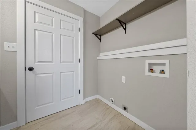 $229,000 | 1602 South Queen Ridge Way, Independence, MO 64050