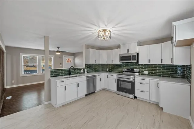 $229,000 | 1602 South Queen Ridge Way, Independence, MO 64050