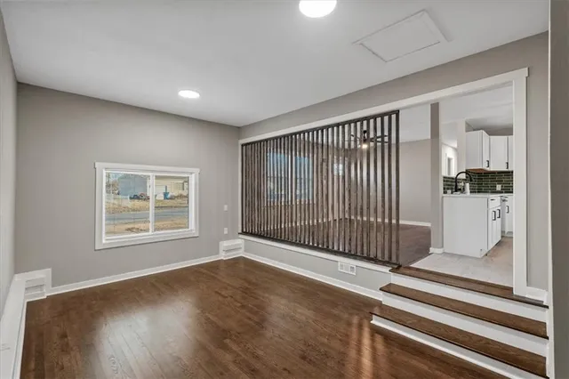 $229,000 | 1602 South Queen Ridge Way, Independence, MO 64050