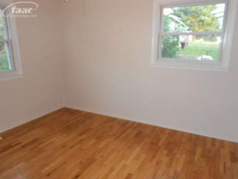 4171 North Henderson Road Davison, MI 48423 - Photo 9 of 16 20368631-8.JPG