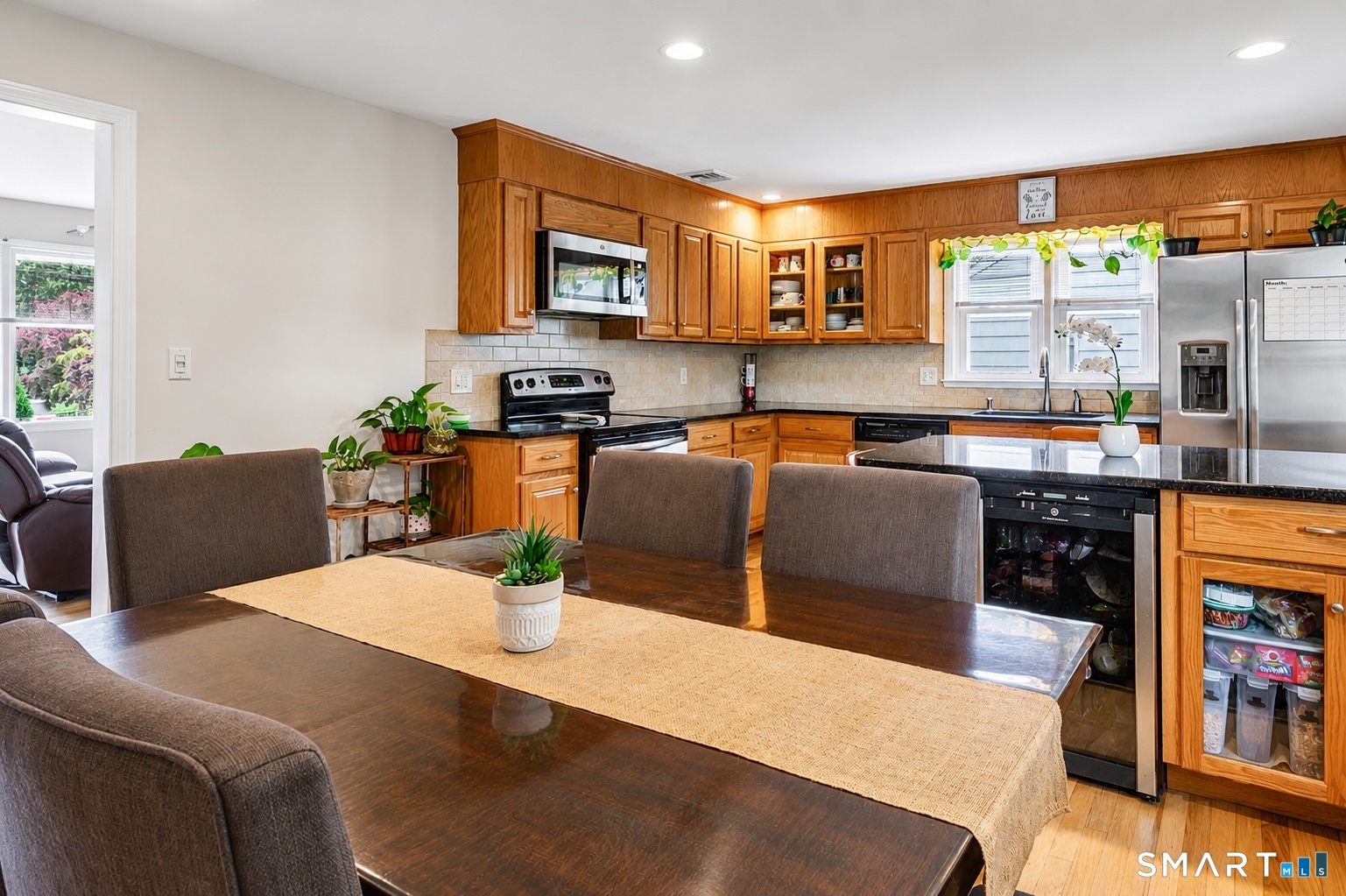 240 Blackhouse Road Trumbull, CT 06611 - Photo 14 of 40