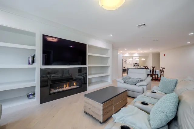 $724,900 | 10 Sally Sweets Way, Unit 104, Salem, NH 03079