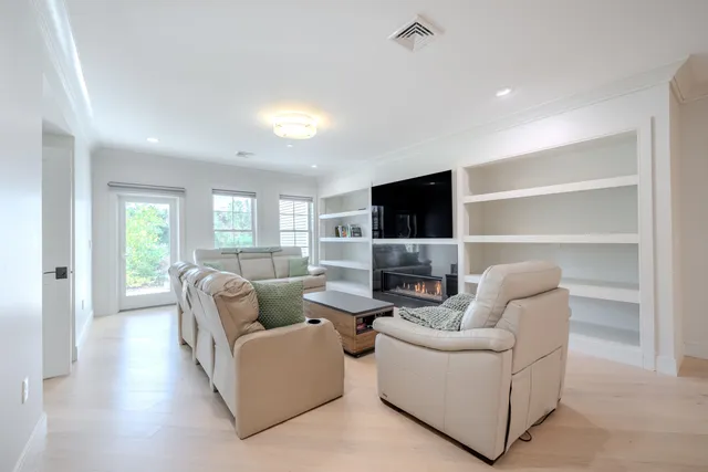 $724,900 | 10 Sally Sweets Way, Unit 104, Salem, NH 03079