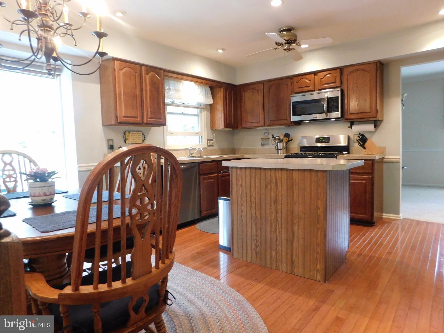 12 Douglass Road Lansdale, PA 19446 - Photo 6 of 25 Gallery Image 6