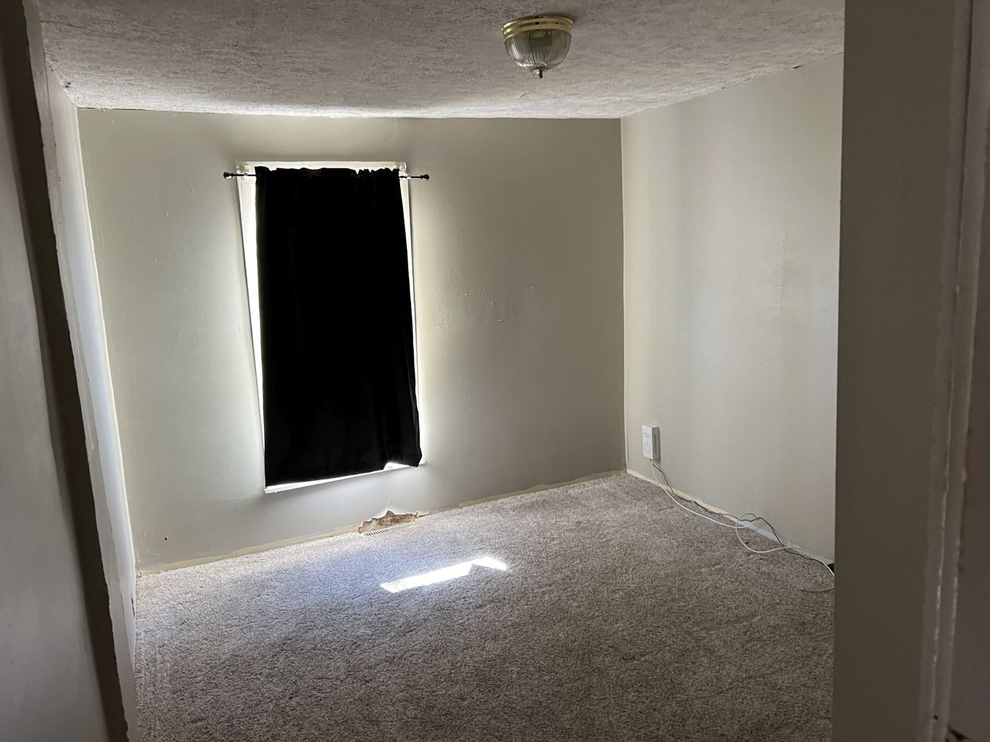 405 West Bissell Street Bloomington, IL 61701 - Photo 10 of 21 a view of an empty room