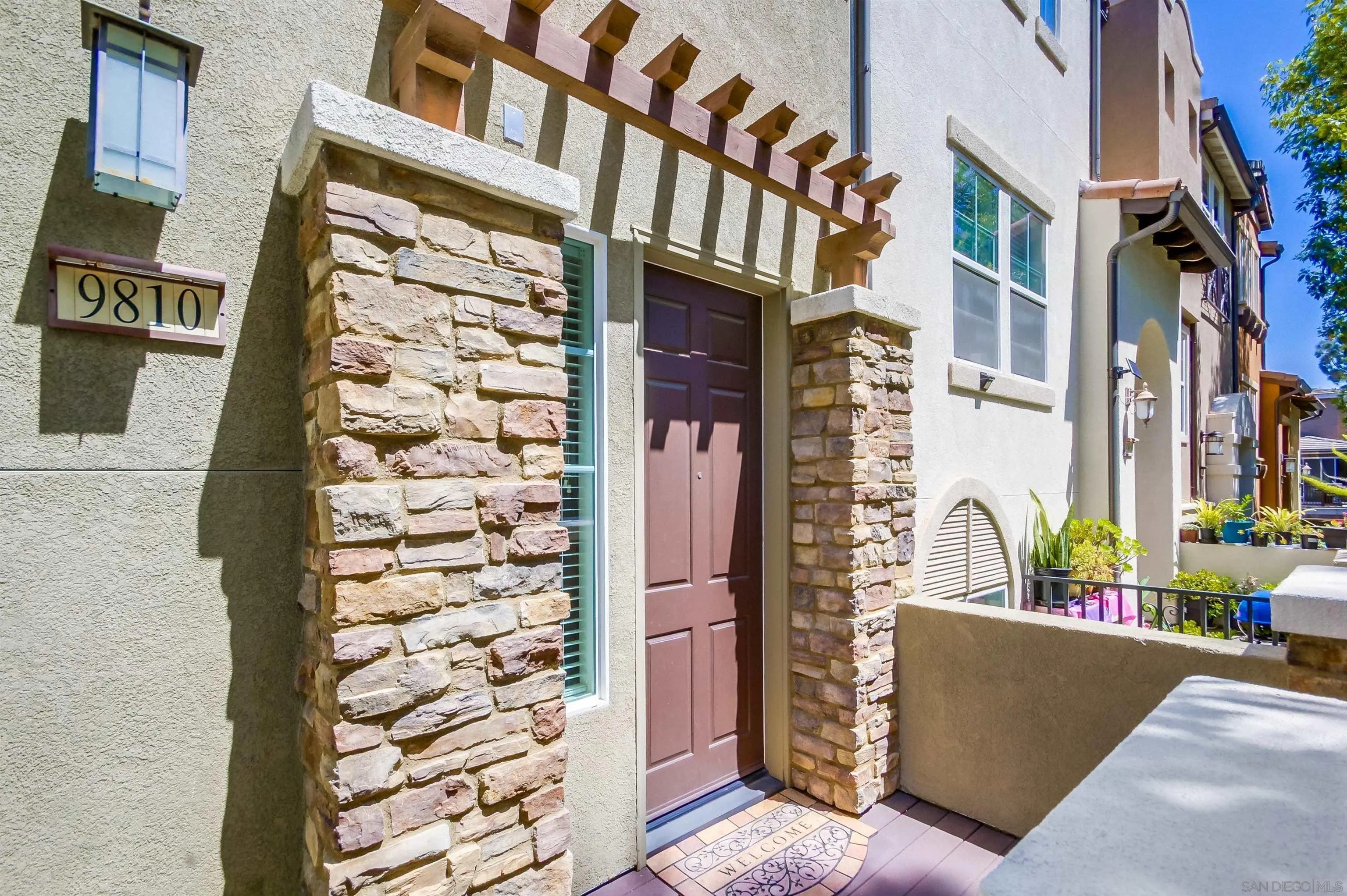 9810 Old Tree Lane Santee, CA 92071 - Photo 3 of 37