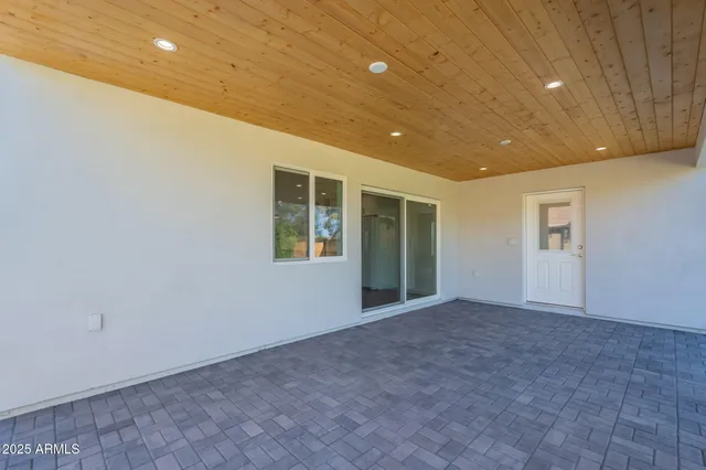 a view of a house with a garage
