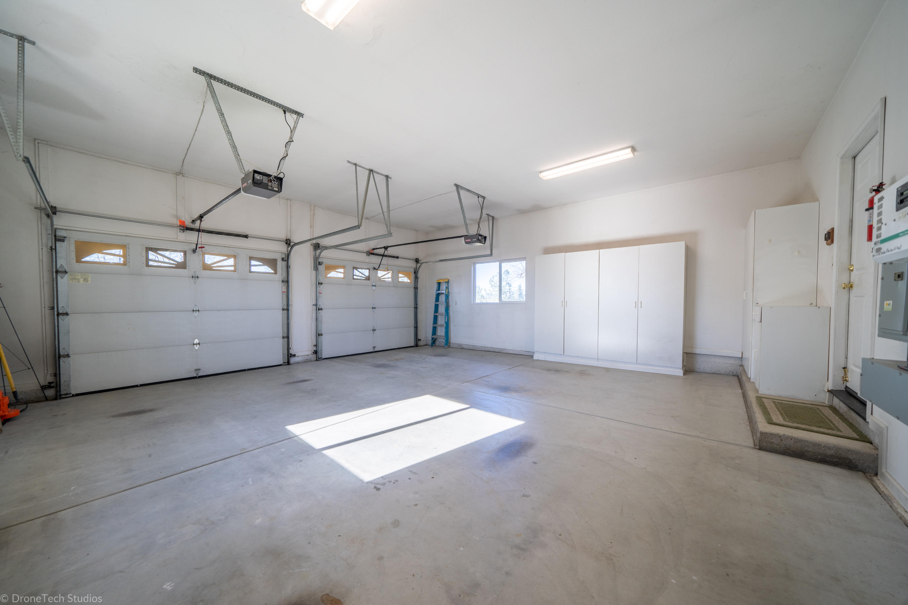 24200 Rim Rock Lane Oak Run, CA 96069 - Photo 36 of 66 24200 Rim Rock Ln-43