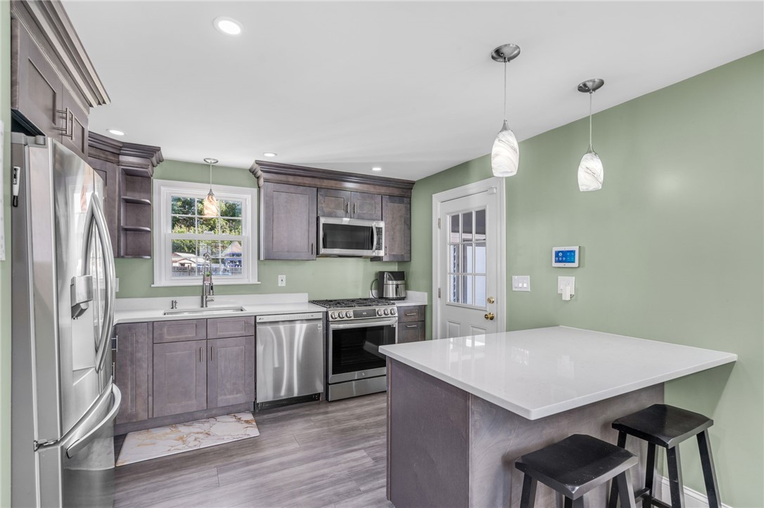 179 Rice Street Pawtucket, RI 02861 - Photo 4 of 35 Gallery Image 4
