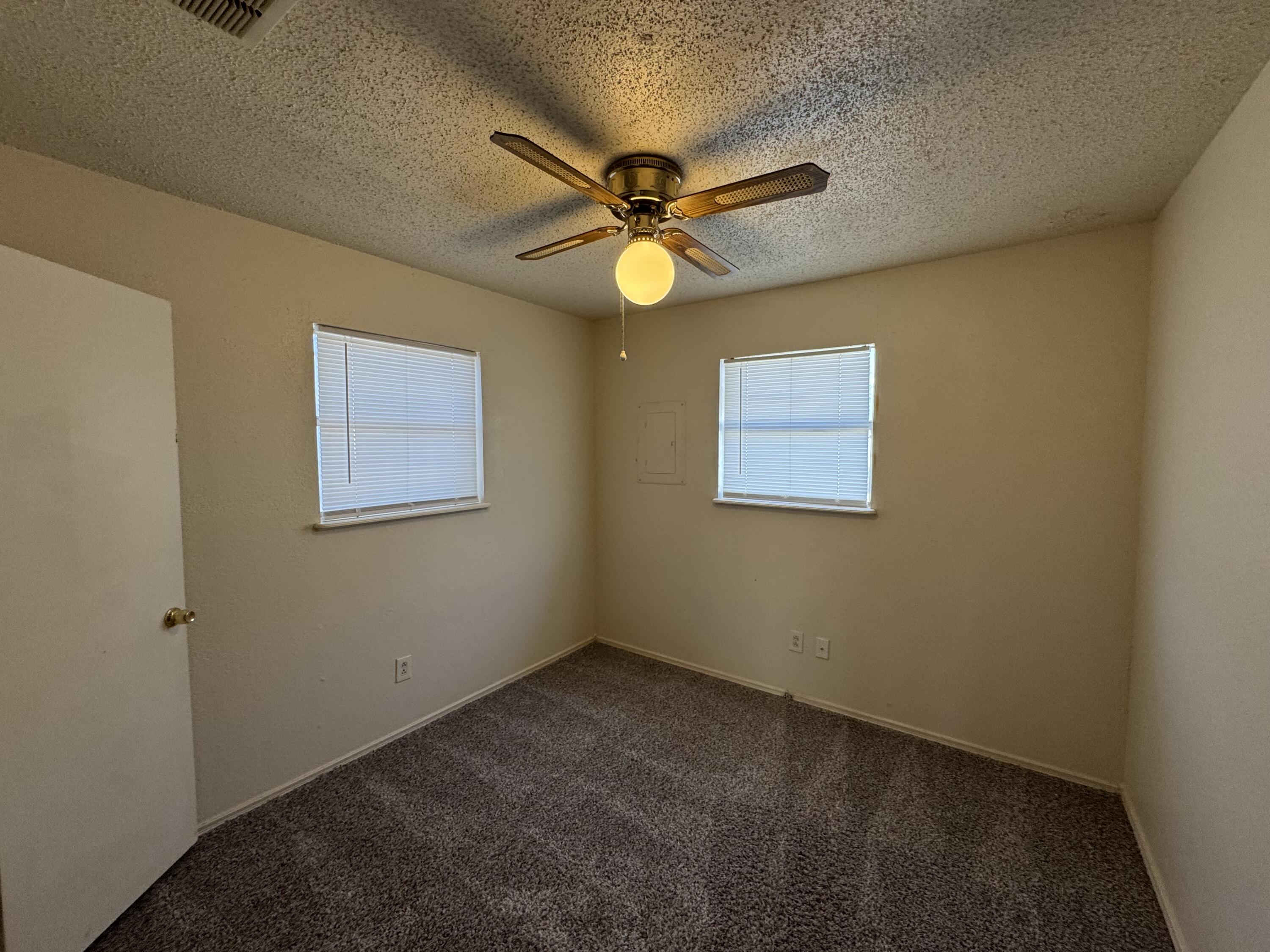 2114 40th Street, Unit B Lubbock, TX 79412 - Photo 4 of 7 4