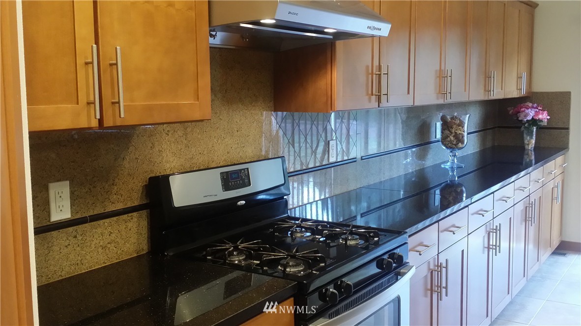 20818 9th Drive Southeast Bothell, WA 98021 - Photo 14 of 21