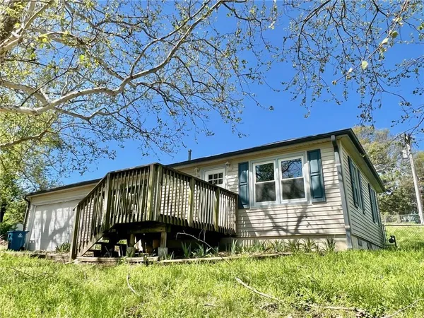 $190,000 | 101 South 9th Terrace, Odessa, MO 64076