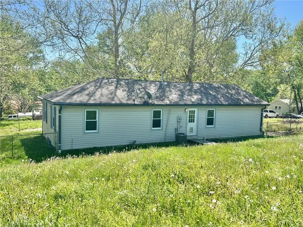 $190,000 | 101 South 9th Terrace, Odessa, MO 64076