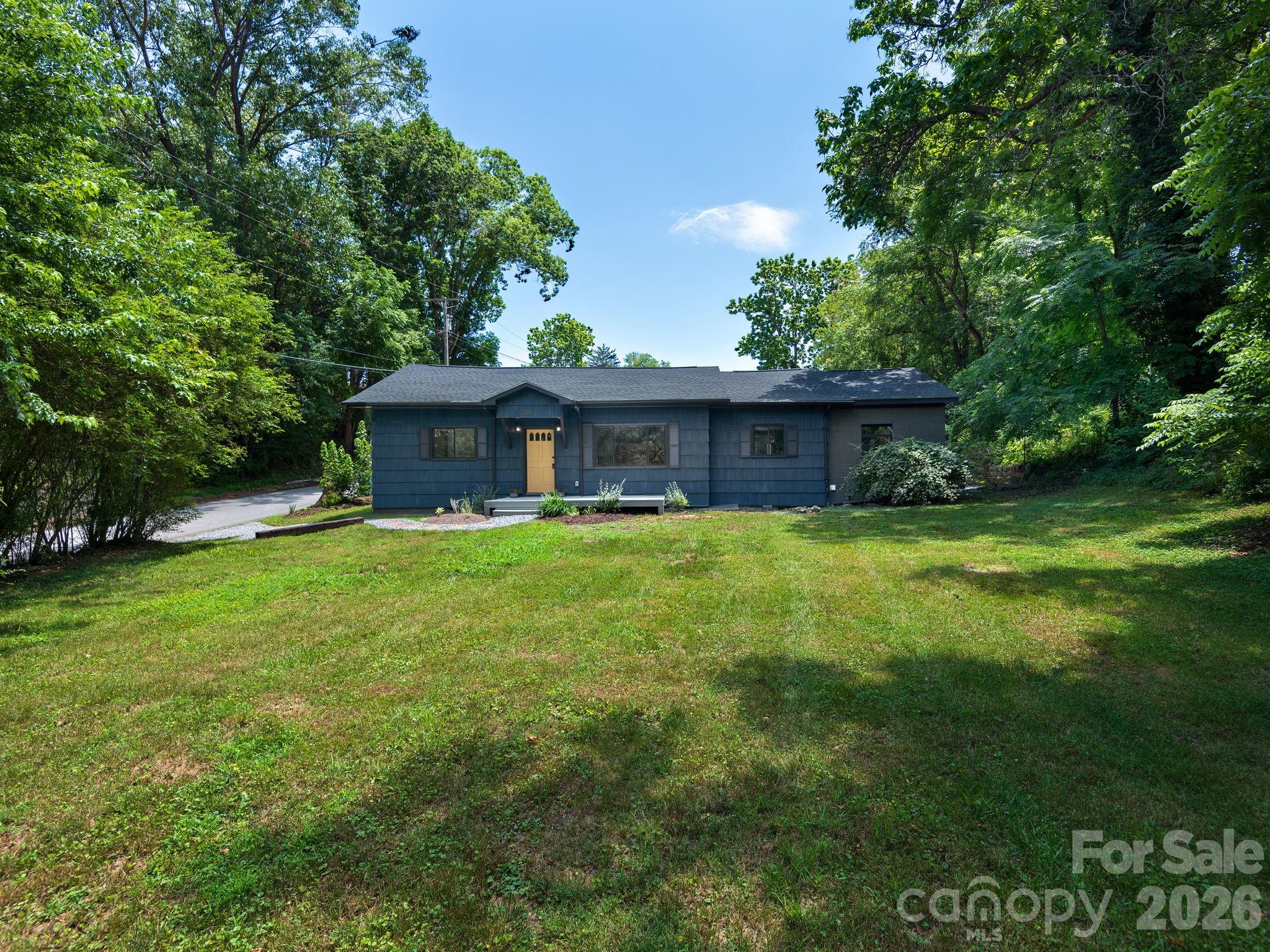 78 Travis Street Clyde, NC 28721 - Photo 2 of 20