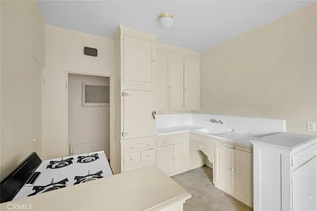 $2,000 | 200 East Lomita Avenue, Unit 4, Glendale, CA 91205