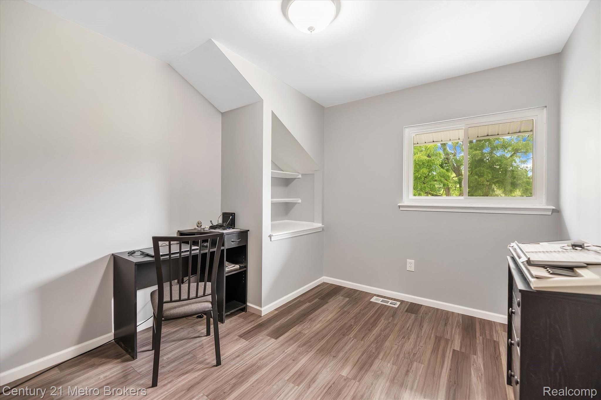 6383 Torrey Road Flint, MI 48507 - Photo 22 of 50 22-6383 Torrey Rd-windowstill-realestate-photography-22.jpg