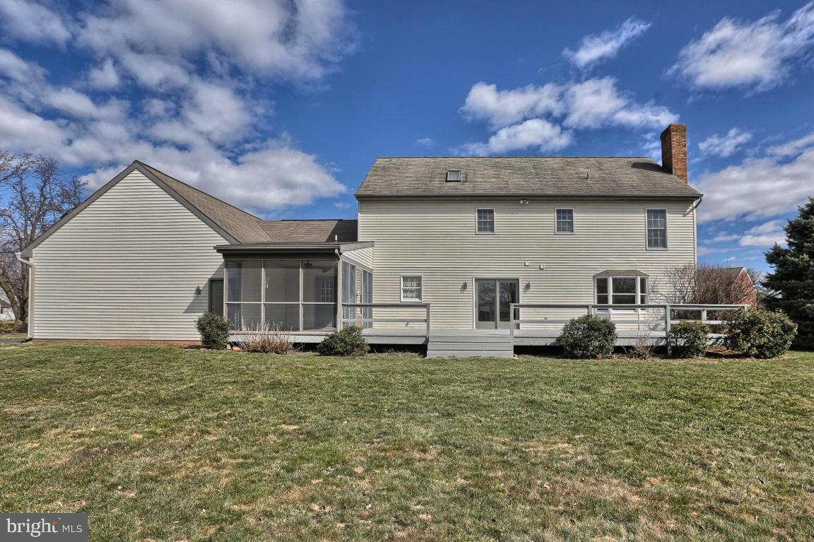 18 Draper Circle Lititz, PA 17543 - Photo 3 of 29