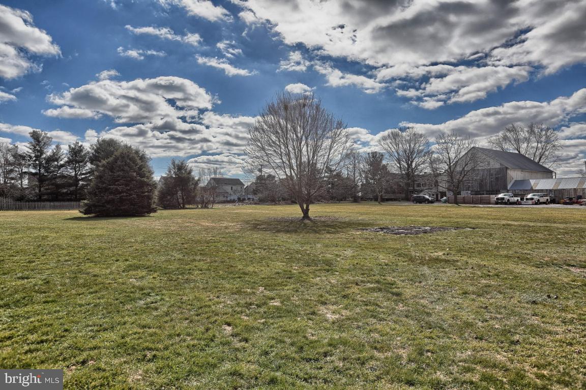 18 Draper Circle Lititz, PA 17543 - Photo 4 of 29