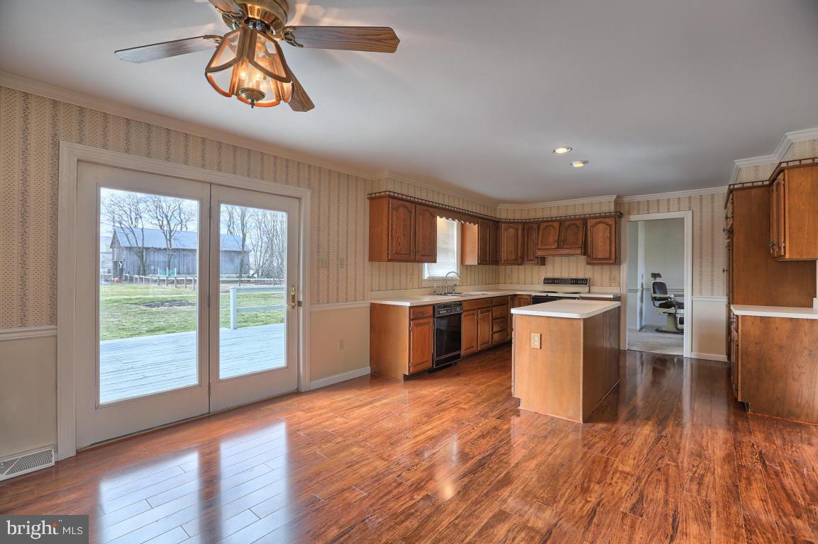 18 Draper Circle Lititz, PA 17543 - Photo 8 of 29
