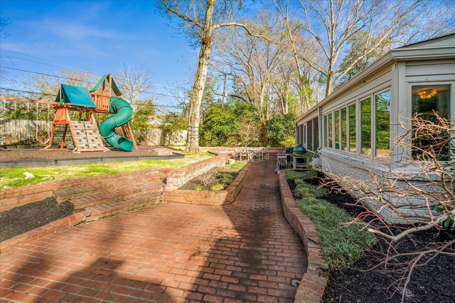 4160 Tuckahoe Road Memphis, TN 38117 - Photo 37 of 39 a view of a backyard with pathway