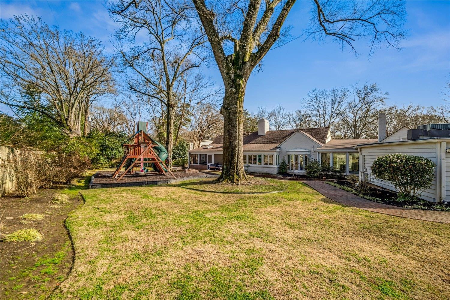 4160 Tuckahoe Road Memphis, TN 38117 - Photo 38 of 39 a view of a swimming pool with an outdoor space