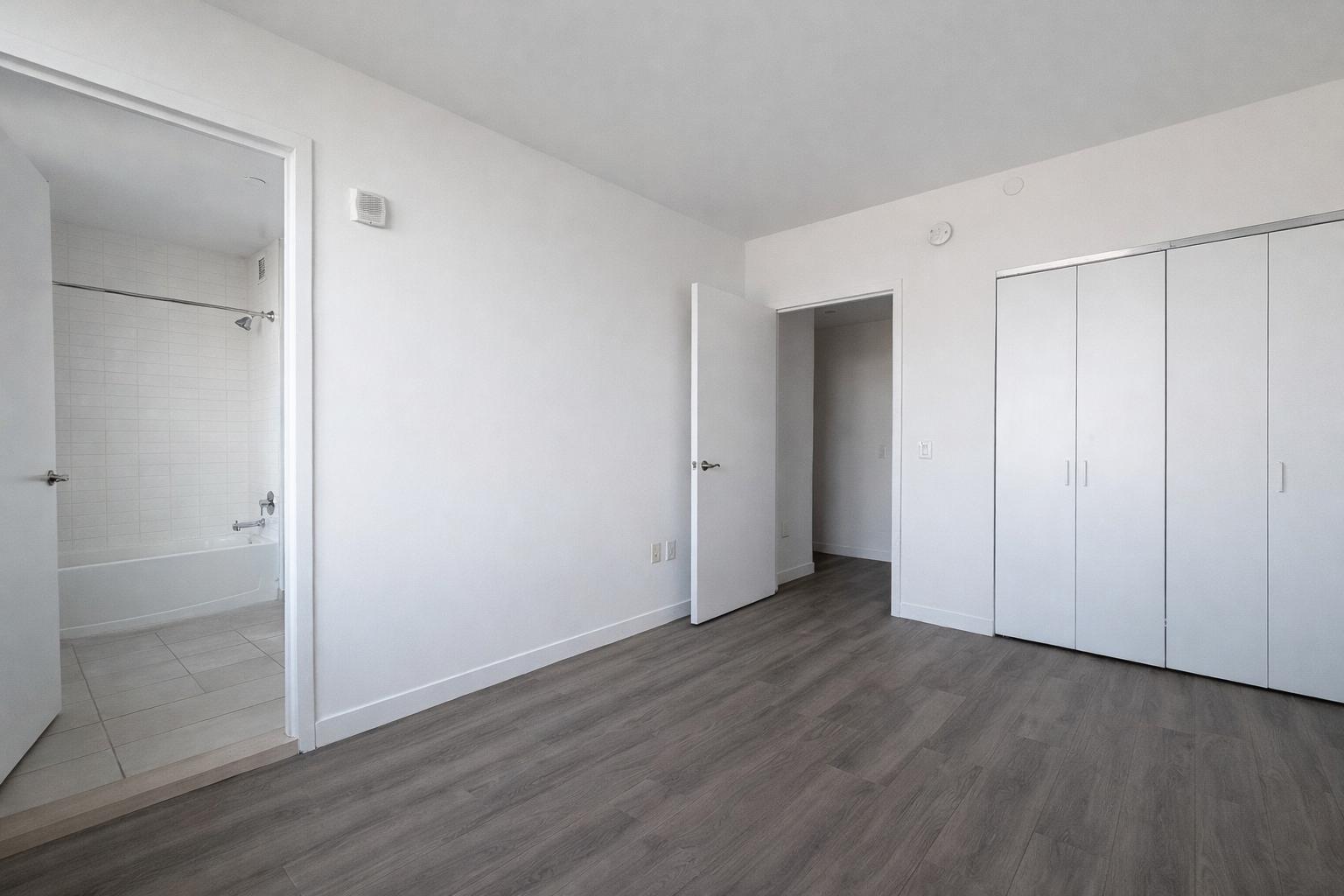 1524 Sheepshead Bay Road, Unit 17K Brooklyn, NY 11235 - Photo 5 of 28 Photo 5