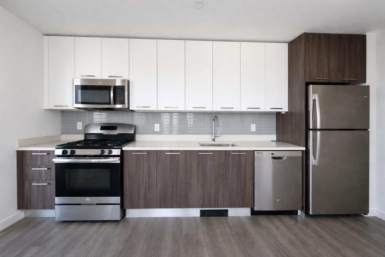 1524 Sheepshead Bay Road, Unit 17K Brooklyn, NY 11235 - Photo 6 of 28 Photo 6