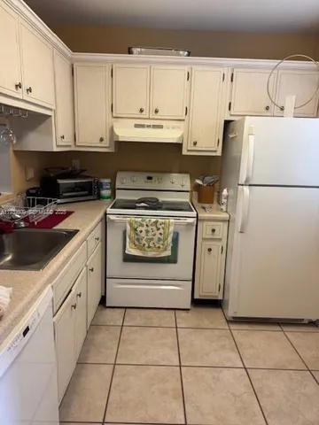 $1,650 | 4299 Northwest 16th Street, Unit 103, Lauderhill, FL 33313