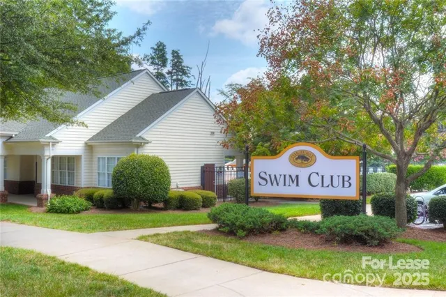 $1,300 | 17905 Delmas Drive, Unit 101, Cornelius, NC 28031