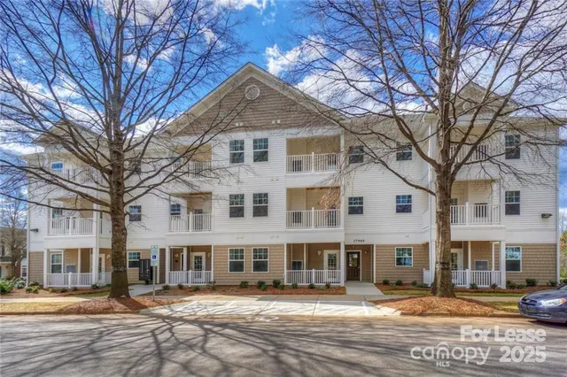 $1,300 | 17905 Delmas Drive, Unit 101, Cornelius, NC 28031