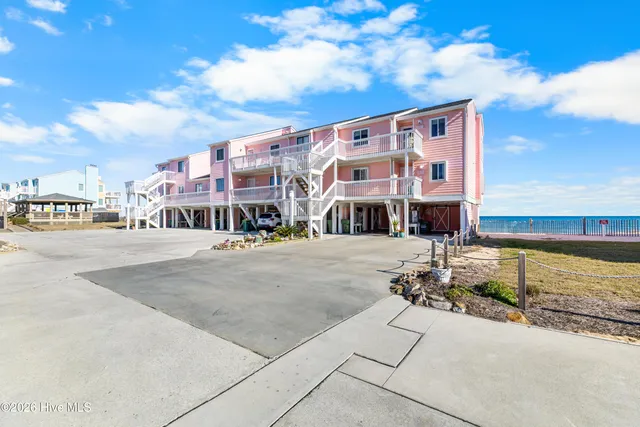 $450,000 | 1108 Sand Dollar Court, Kure Beach, NC 28449
