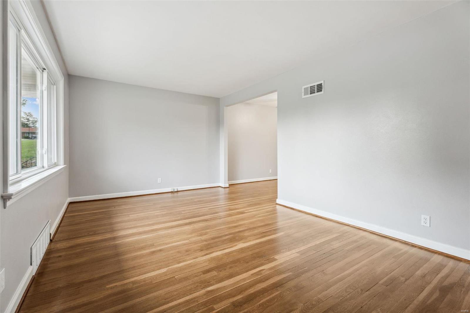 9235 Filibert Drive St. Louis, MO 63137 - Photo 2 of 18