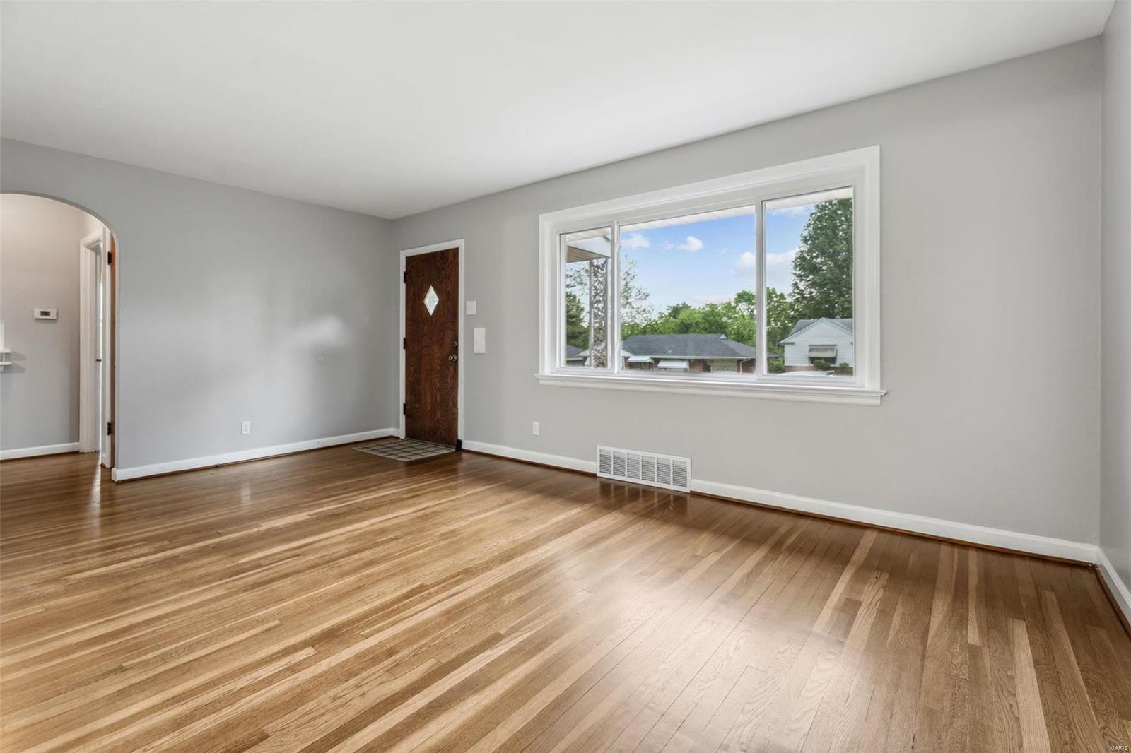 9235 Filibert Drive St. Louis, MO 63137 - Photo 4 of 18