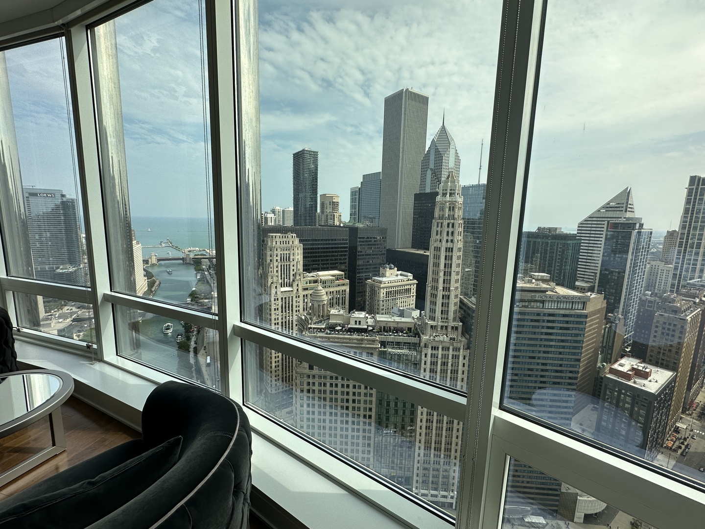 401 North Wabash Avenue, Unit 32H Chicago, IL 60611 - Photo 10 of 16 a view of a balcony with chairs