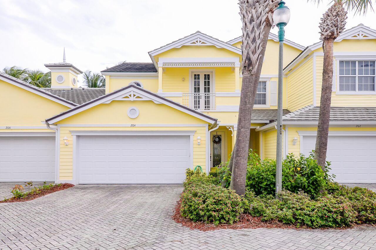 204 Mariner Bay Boulevard Fort Pierce, FL 34949 - Photo 1 of 30 front