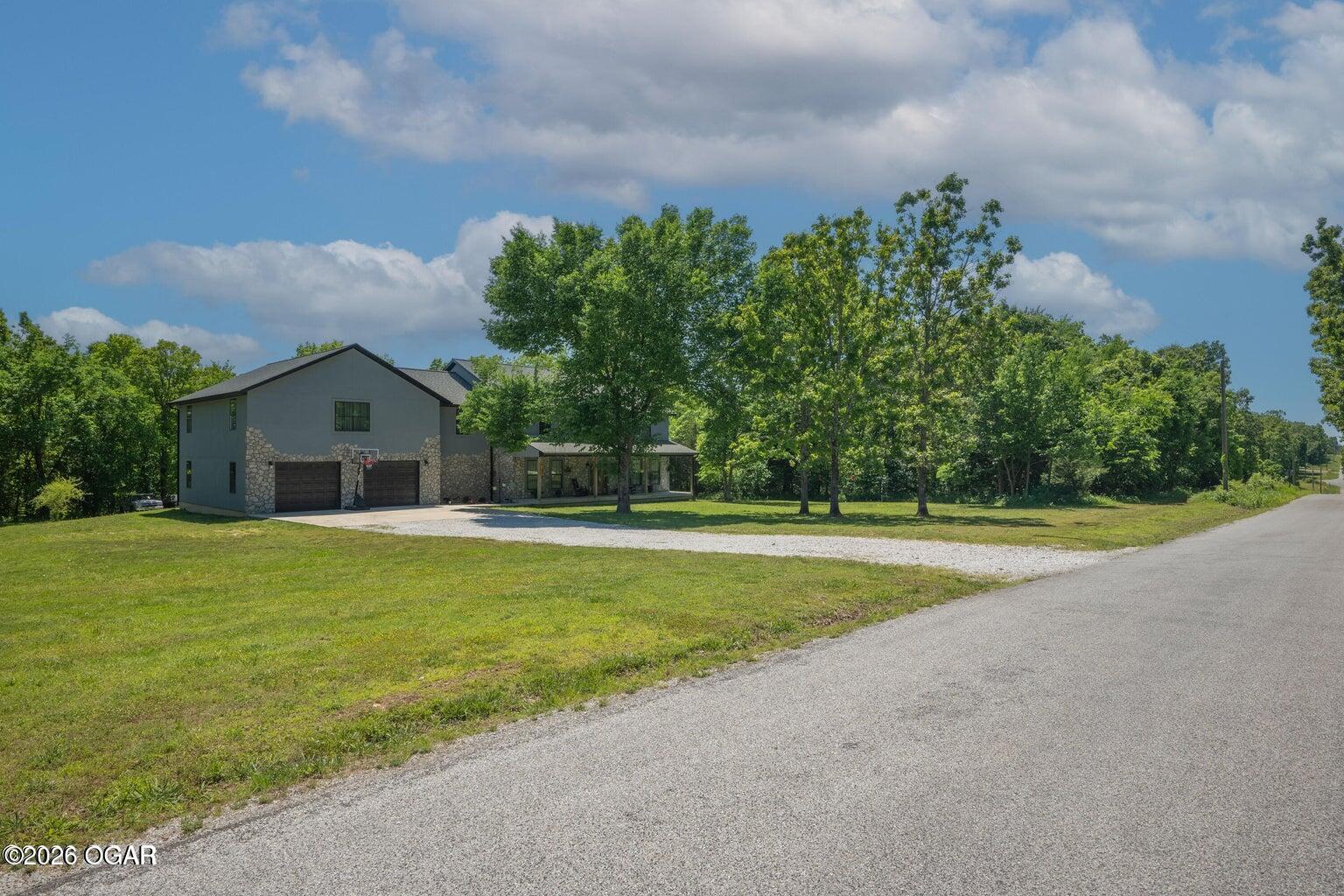 11279 Holly Road Neosho, MO 64850 - Photo 12 of 76 20260609163946093718000000-o