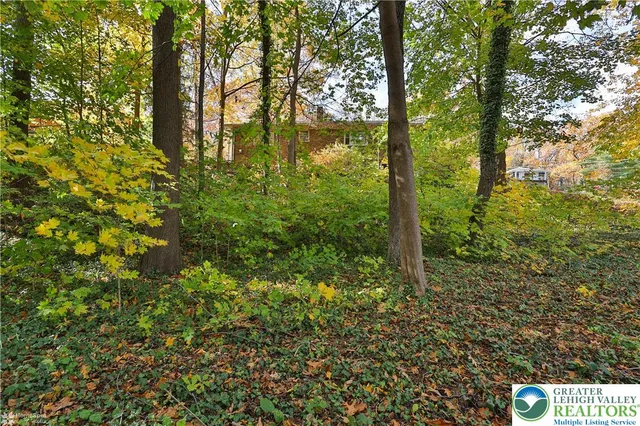 $409,000 | 166 Forest Drive, Nazareth, PA 18064