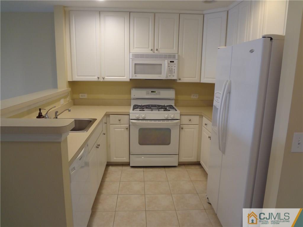358 Rector Street, Unit 403 Perth Amboy, NJ 08861 - Photo 8 of 16 Gallery Image 8
