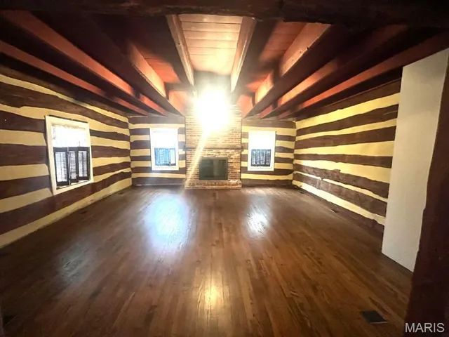 $2,400 | 355 Dietrich Road, Ballwin, MO 63021