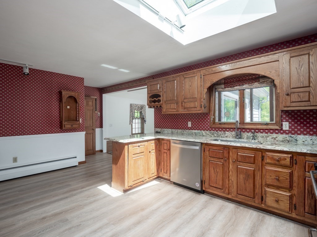 15 Endmoor Road Westford, MA 01886 - Photo 8 of 41 Gallery Image 8