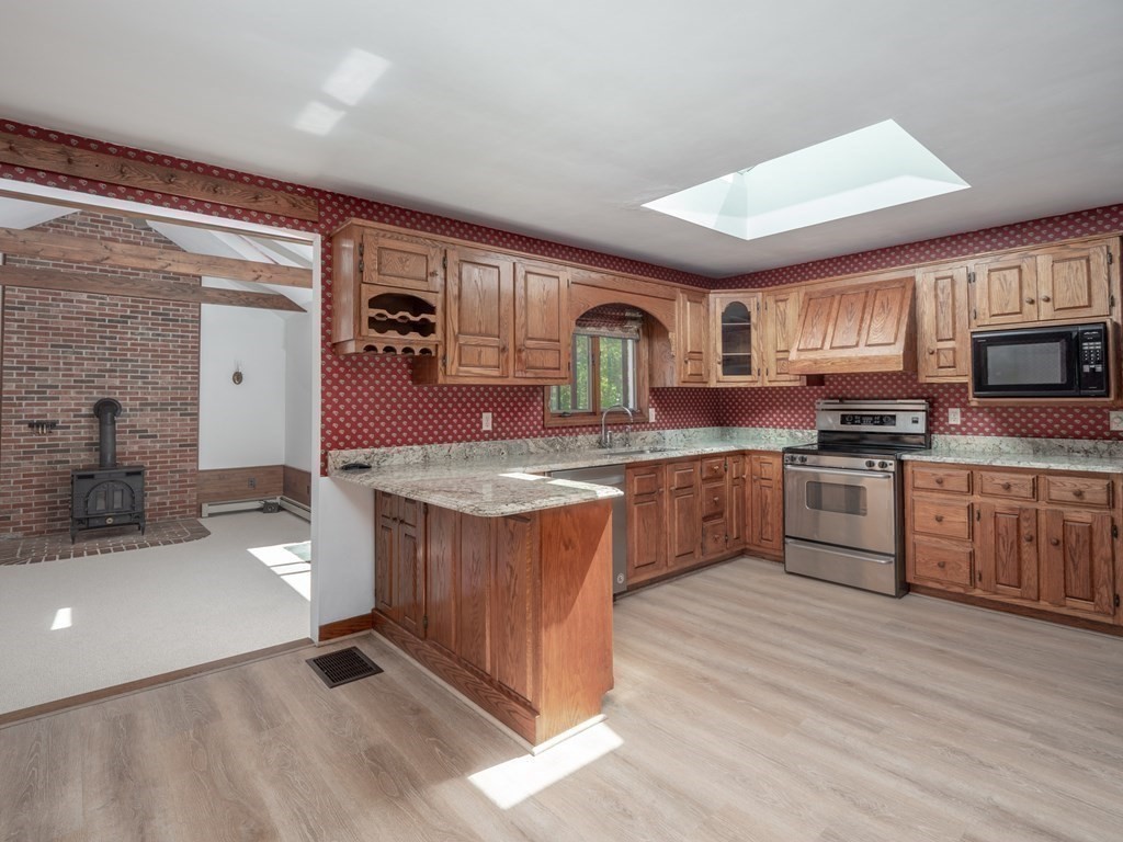 15 Endmoor Road Westford, MA 01886 - Photo 10 of 41 Gallery Image 10
