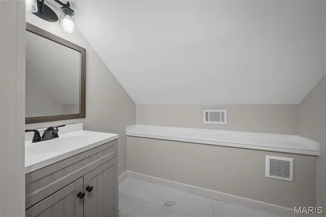 $275,000 | 3746 Fee Fee Road, Bridgeton, MO 63044