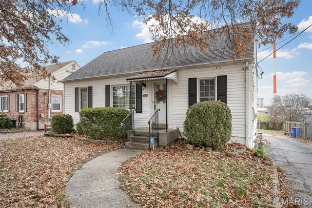 $275,000 | 3746 Fee Fee Road, Bridgeton, MO 63044