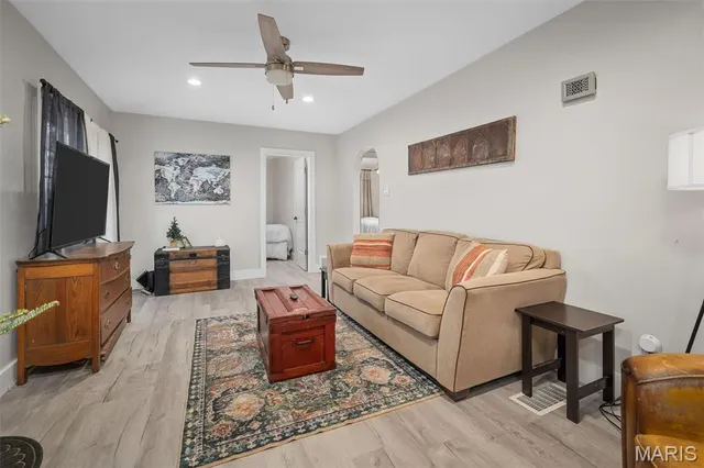 $275,000 | 3746 Fee Fee Road, Bridgeton, MO 63044