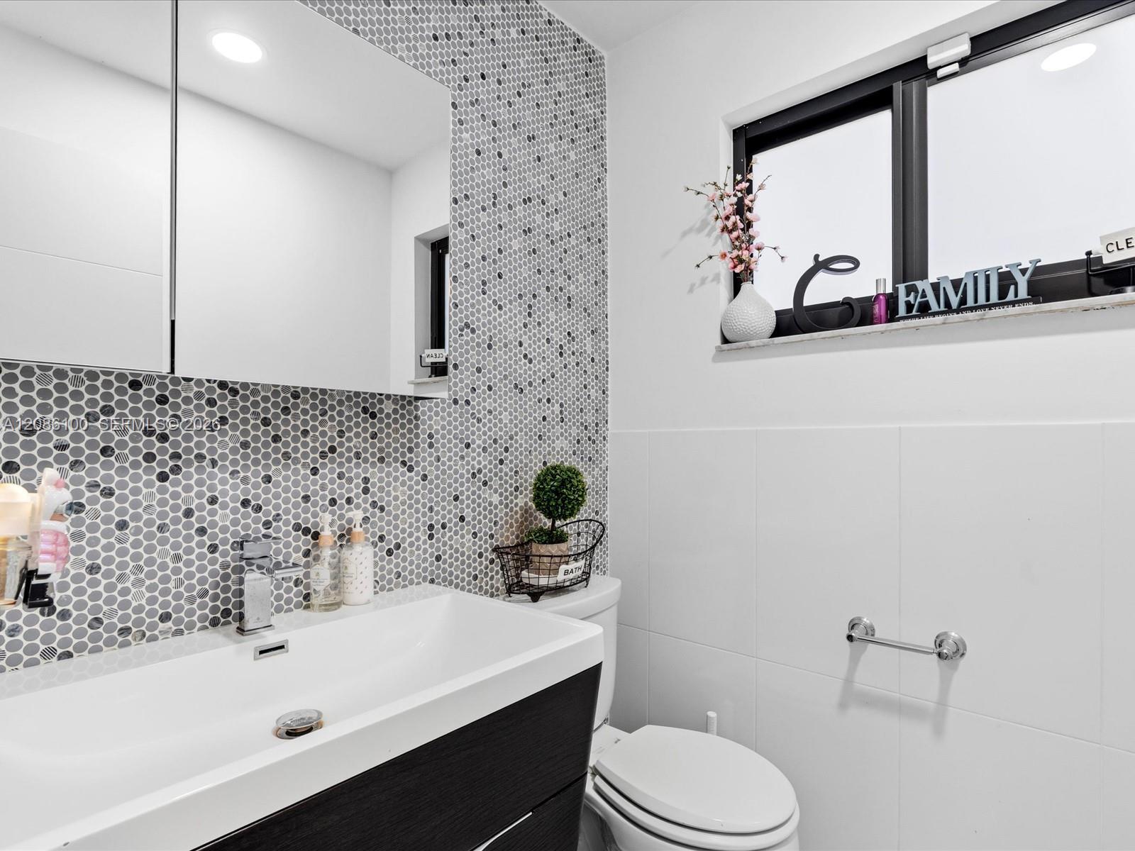 9152 Southwest 6th Street Miami, FL 33174 - Photo 5 of 56 Gallery Image 5