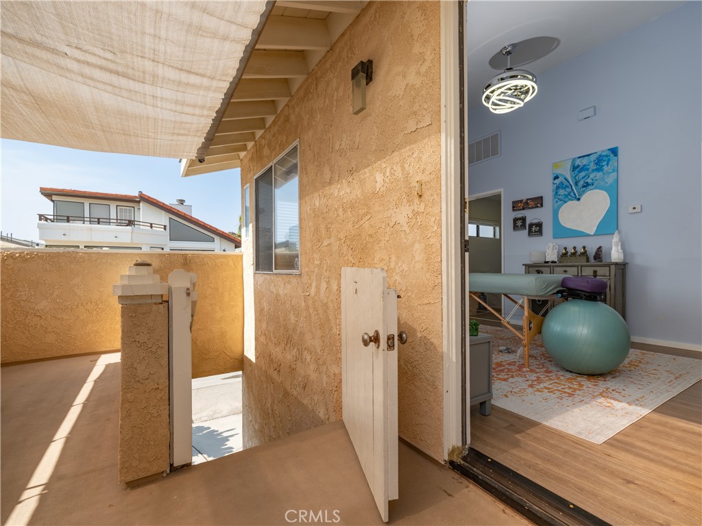 5330 Seabreeze Way Oxnard, CA 93035 - Photo 17 of 38 a bathroom with a sink and a mirror