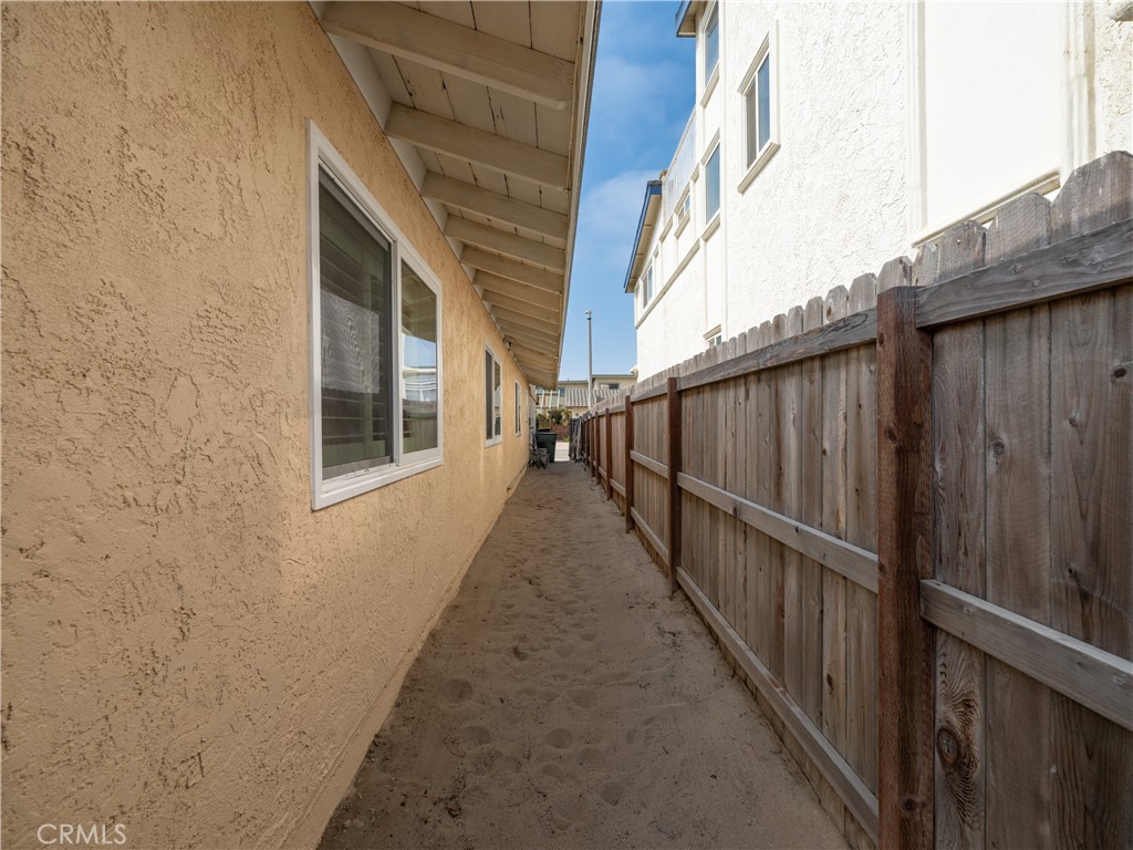 5330 Seabreeze Way Oxnard, CA 93035 - Photo 34 of 38 a view of a house with wooden fence