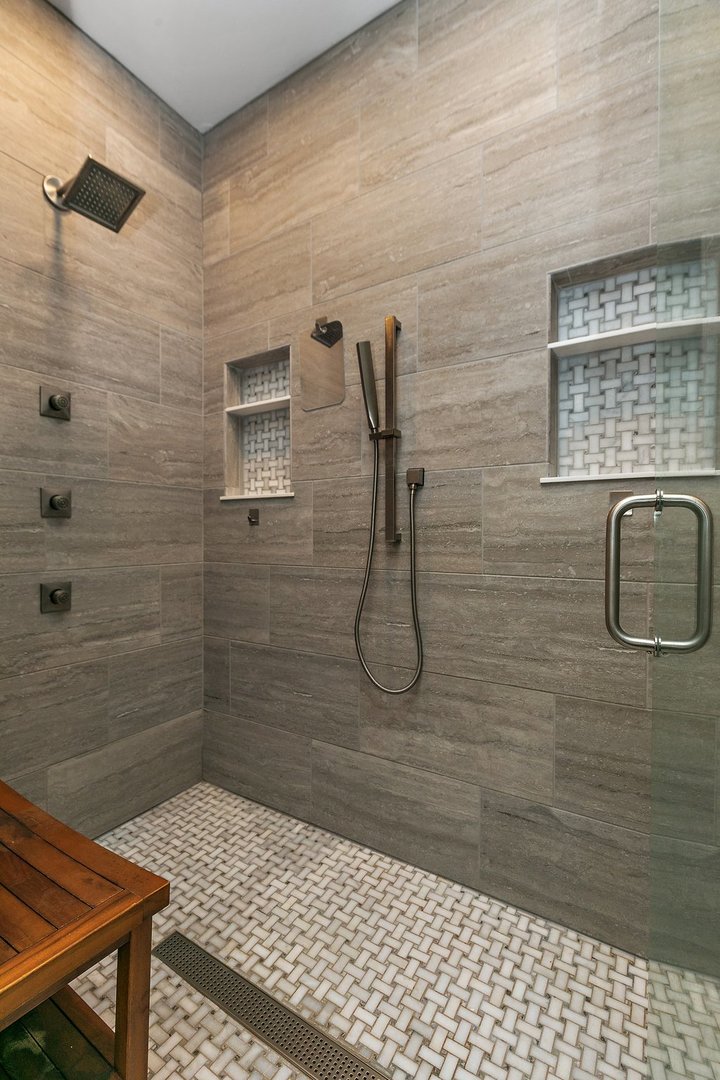 8908 South Hill Road Marengo, IL 60152 - Photo 45 of 53 a bathroom with a shower