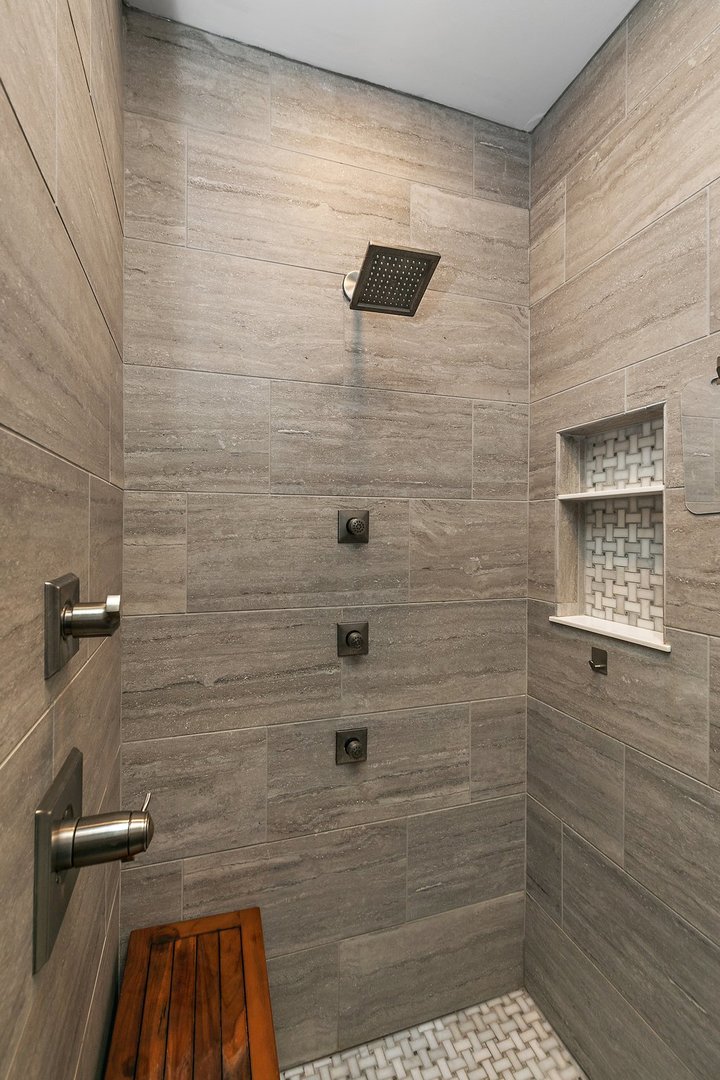 8908 South Hill Road Marengo, IL 60152 - Photo 47 of 53 a bathroom with a shower
